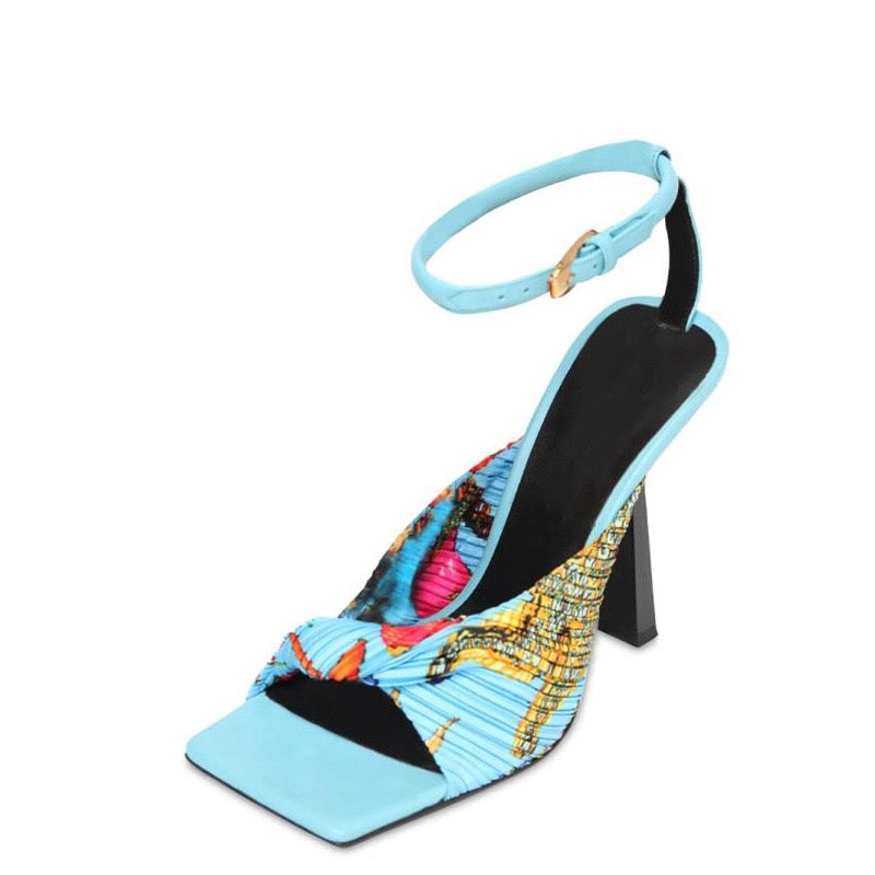 Sandalen aus Schafsleder mit Schnalle – Bild 7 | LuxeStyle