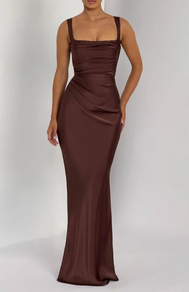 Elegantes langes Kleid mit Spaghettiträgern – Bild 12 | LuxeStyle