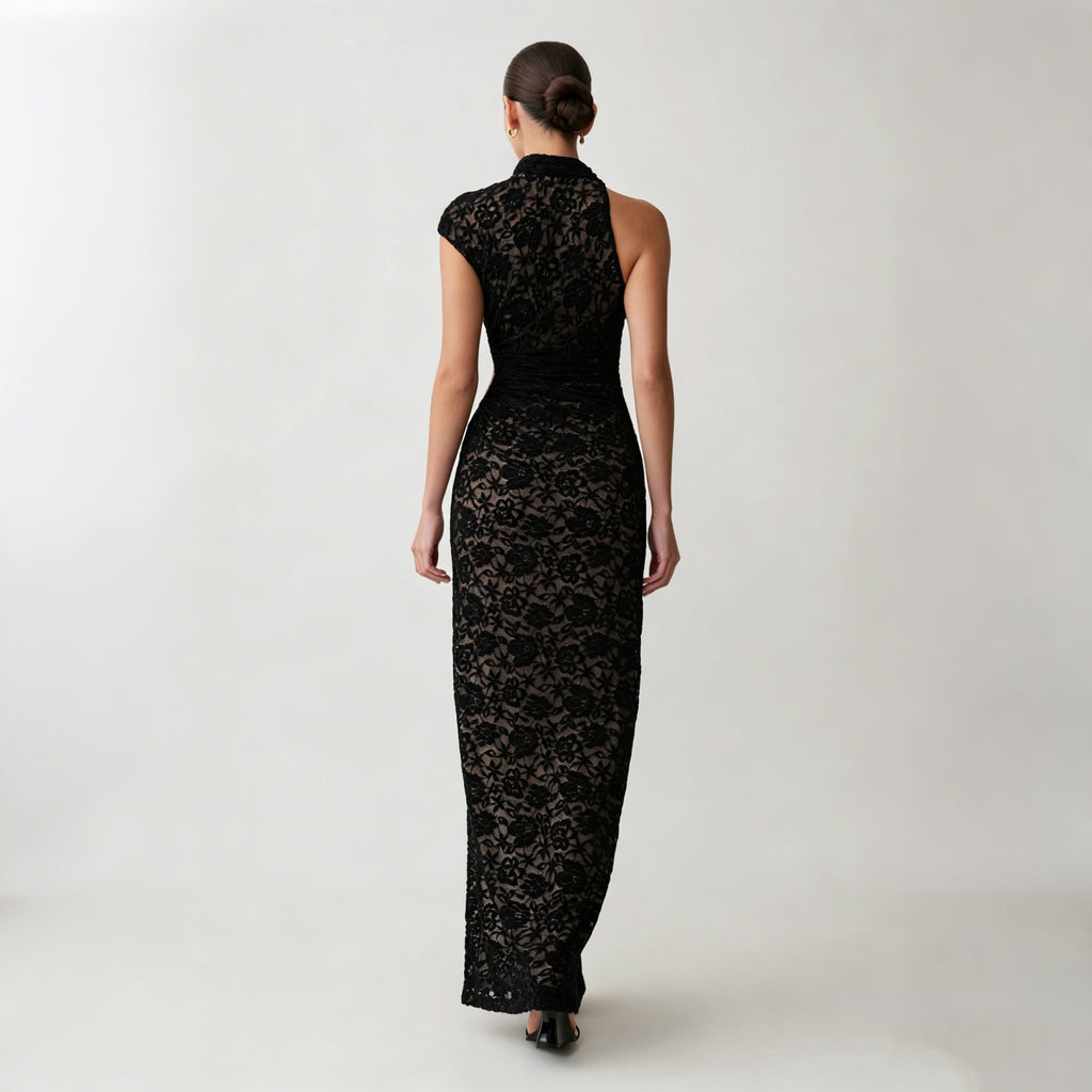 Elegantes Spitzenkleid mit Schlitz