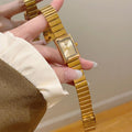 Minimalistische 3D Instagram-Uhr – Gold/Schwarz | LuxeStyle