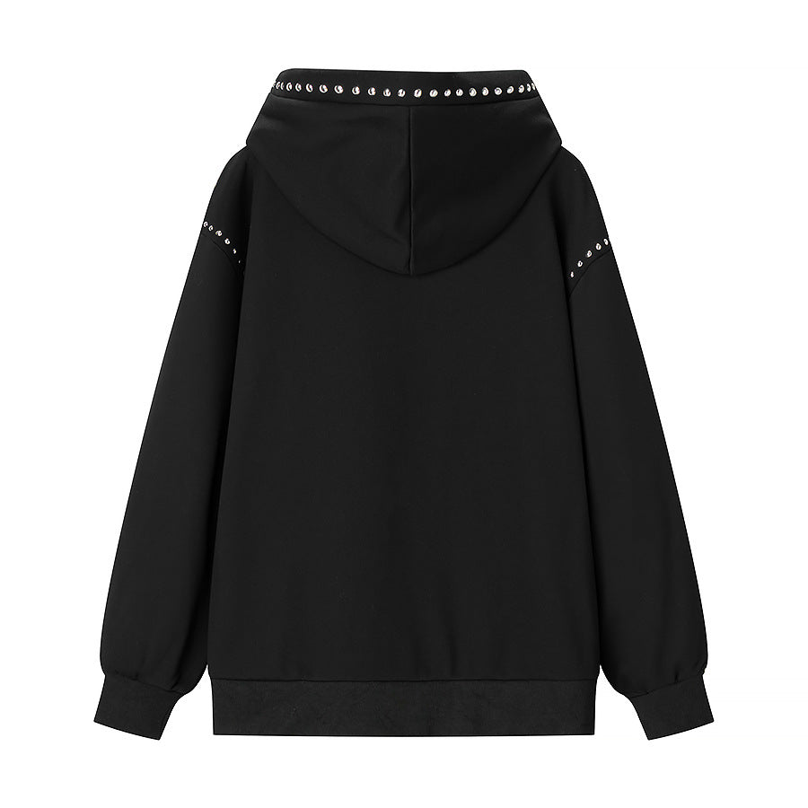 Hoodie mit Nieten