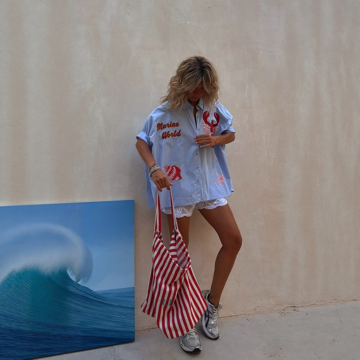 Leichtblaue Shirtbluse mit Tierdruck – Bild 5 | LuxeStyle