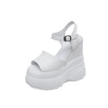 Bequeme Plateau-Sandalen mit Peep Toe – Bild 8 | LuxeStyle