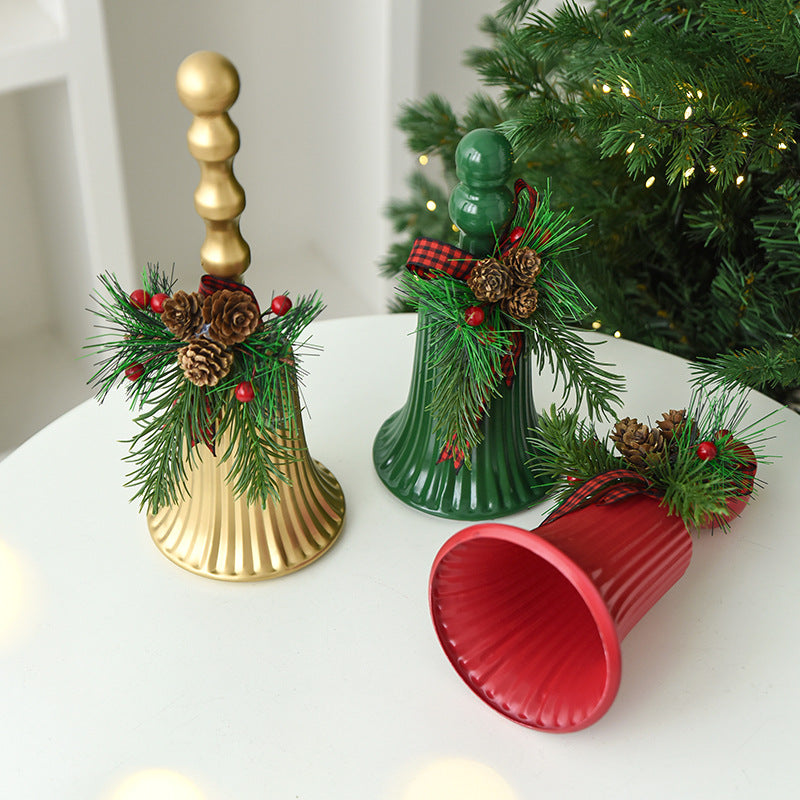 Goldene und rote Metallkugeln für Weihnachtsdeko – Bild 3 | LuxeStyle