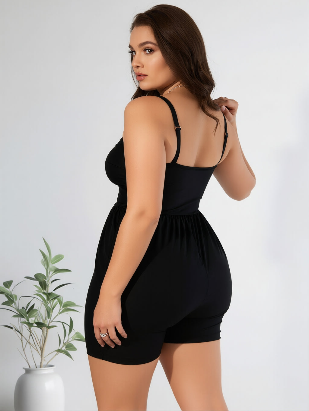 Eleganter Tankini mit hohem Halsausschnitt