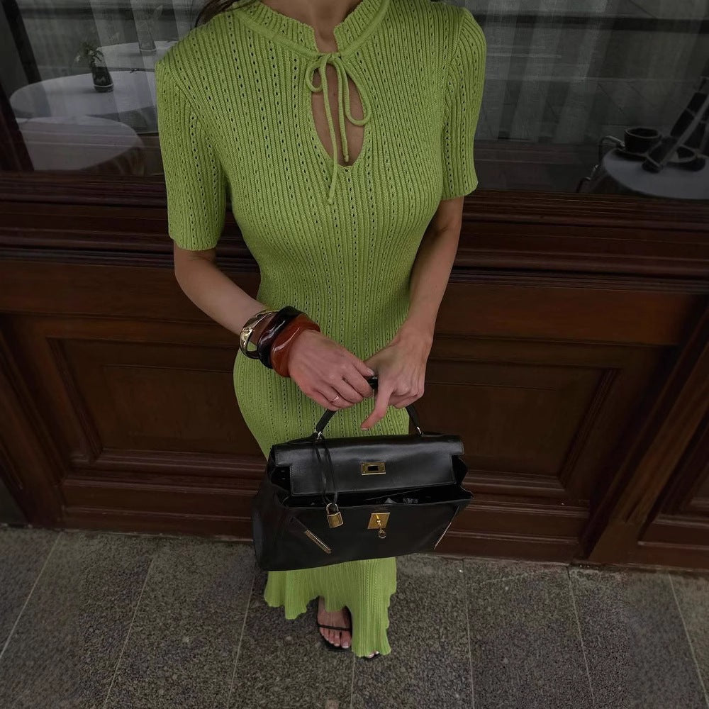 Tailliertes Strickkleid mit kurzen Ärmeln – Bild 6 | LuxeStyle
