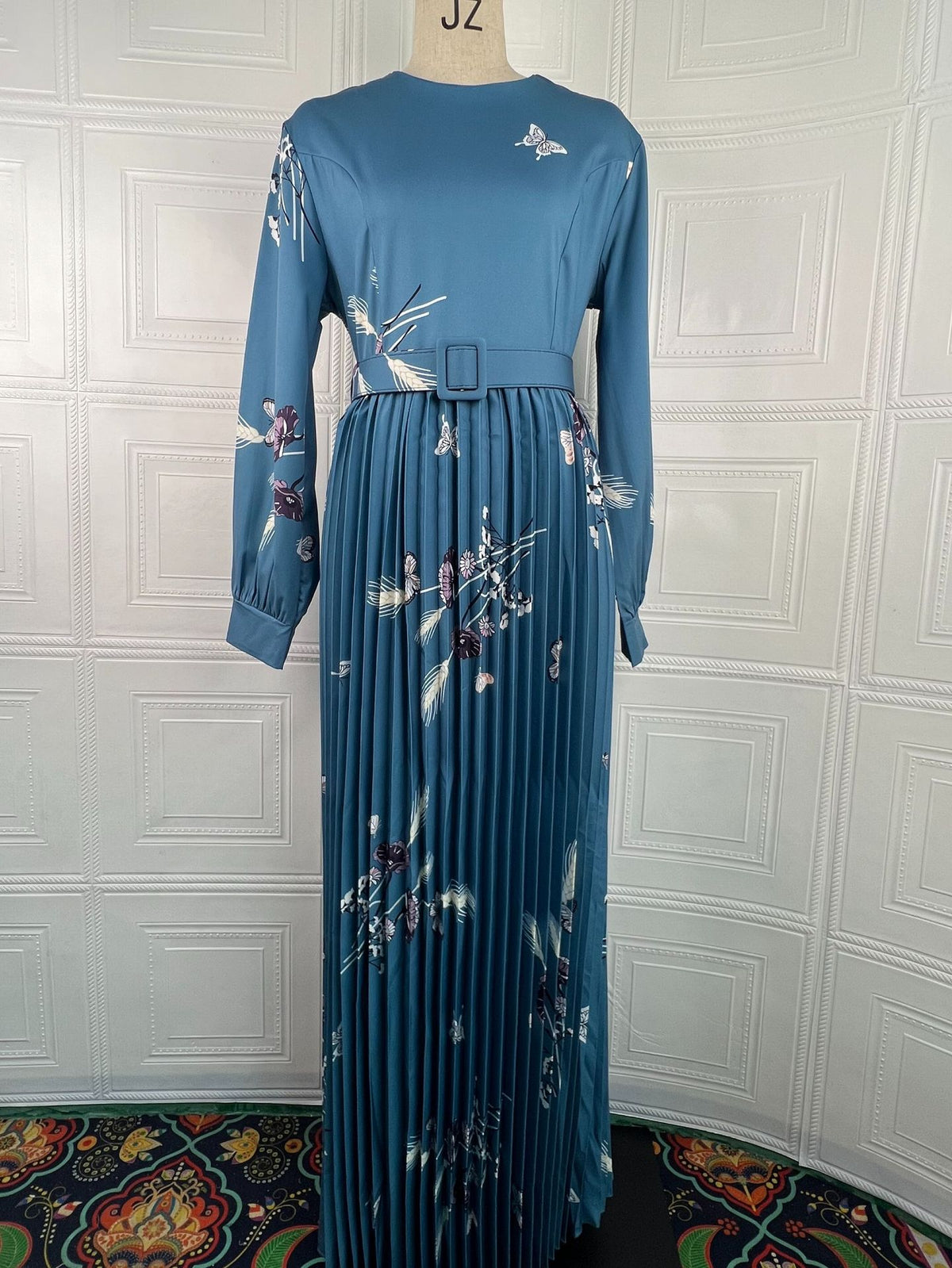 Taillenbetontes Langarmkleid | LuxeStyle