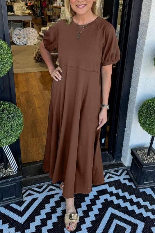 Strick-Maxikleid mit kurzen Ärmeln – Bild 1 | LuxeStyle