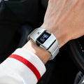 Digitale Armbanduhr im futuristischen Design – Ansicht 2