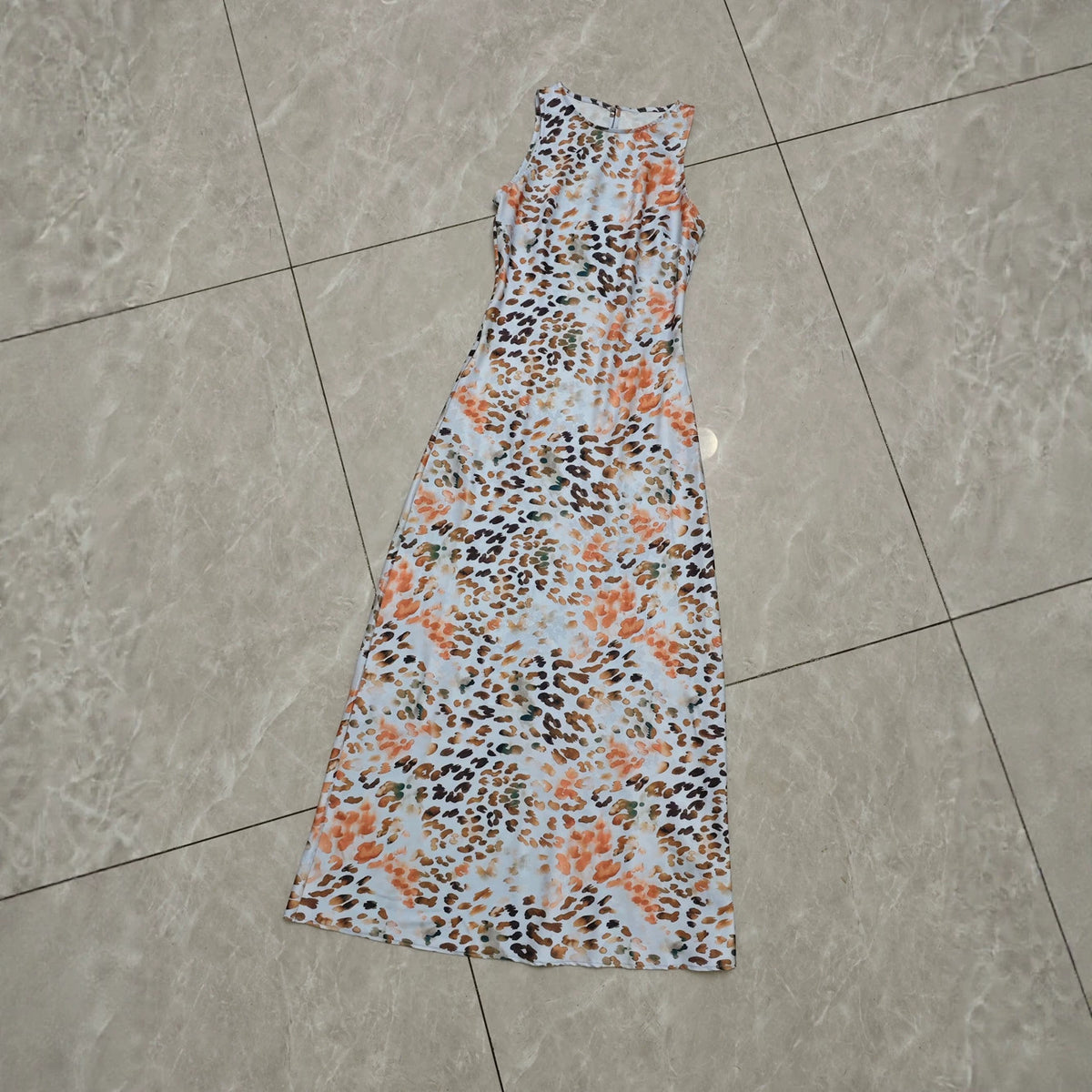 Blumen Neckholder Kleid im Slim-Fit – Bild 6 | LuxeStyle