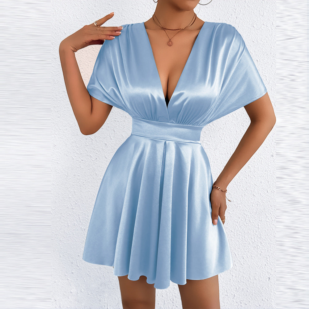 Elegantes Satin-Minikleid mit V-Ausschnitt – Bild 5 | LuxeStyle