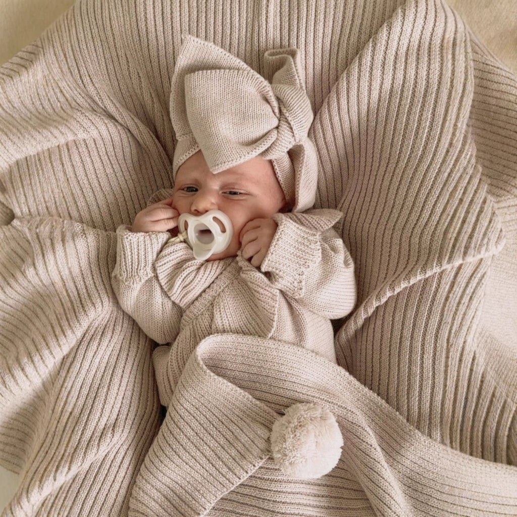 Baby Strick-Set mit Hose und Haarband · 3 Stück – Bild 7 | LuxeStyle