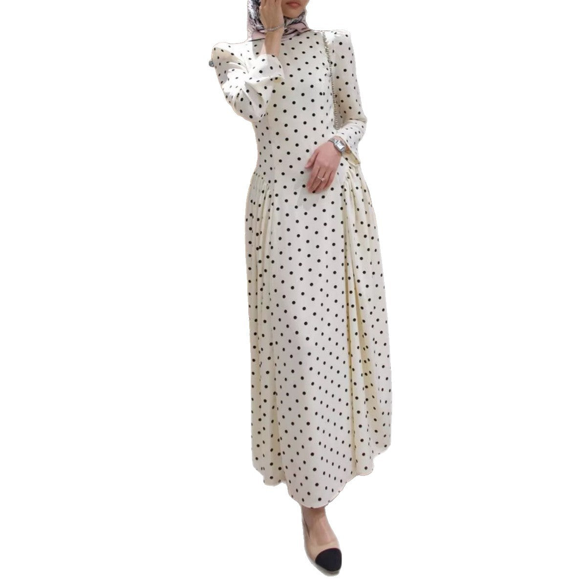 Figurbetontes Polka-Dot Kleid mit Taillengürtel – Bild 4 | LuxeStyle