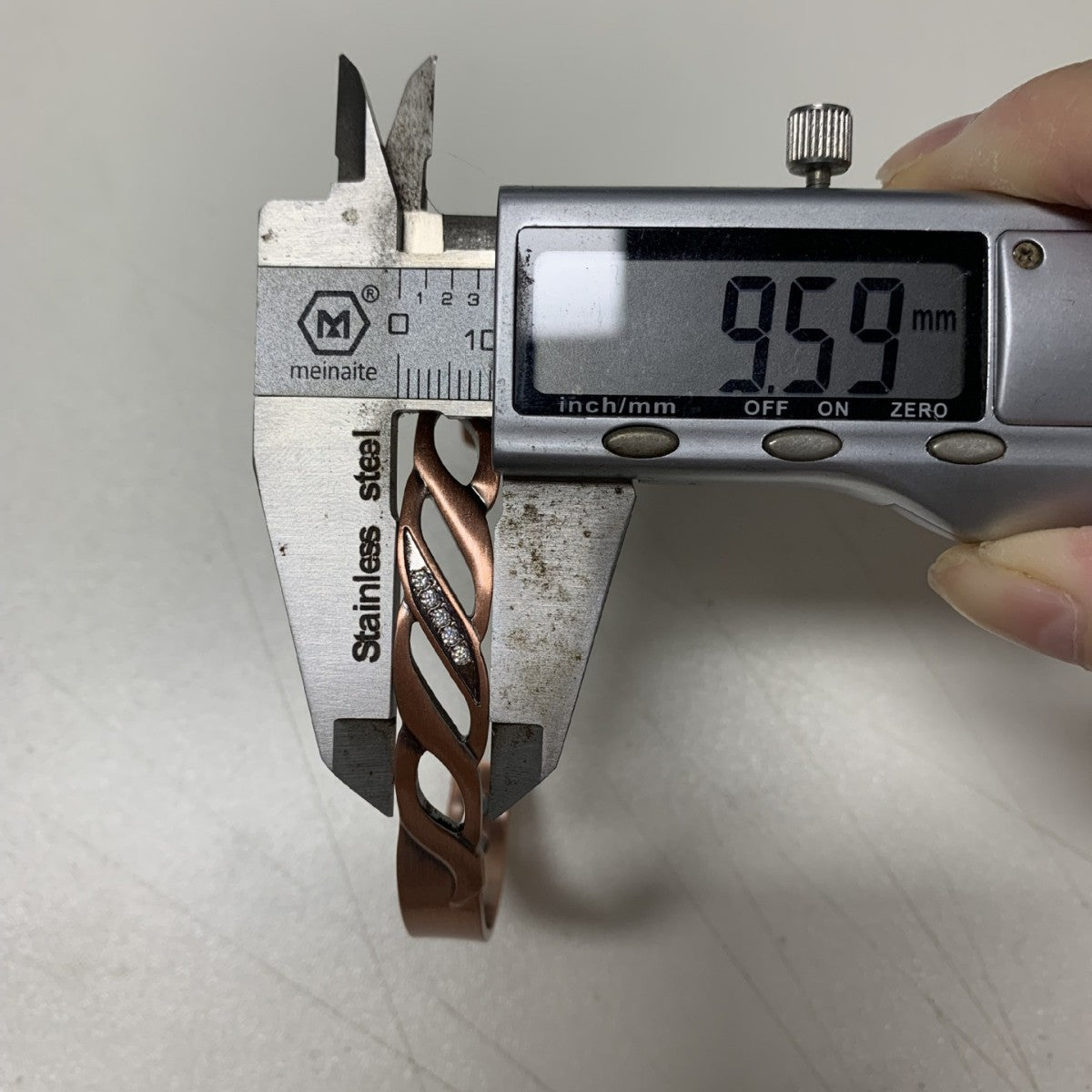 Kupferarmband mit Zirkonia und Unendlichkeits-Symbol