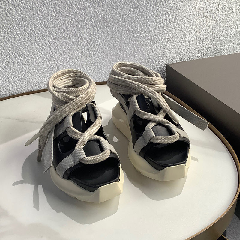 Quadratische Zehen Sandalen mit Kreuzriemen | LuxeStyle
