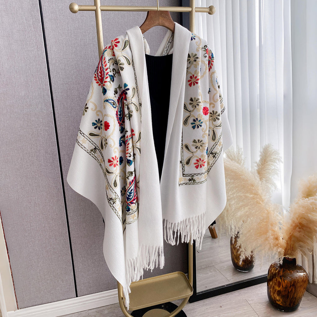 Schal mit Ethno-Muster – Bild 4 | LuxeStyle