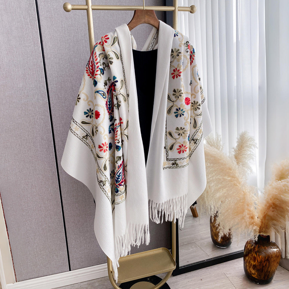 Schal mit Ethno-Muster – Bild 4 | LuxeStyle