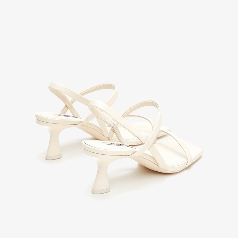 Sandalen mit Weinglas-Absatz – Bild 2 | LuxeStyle