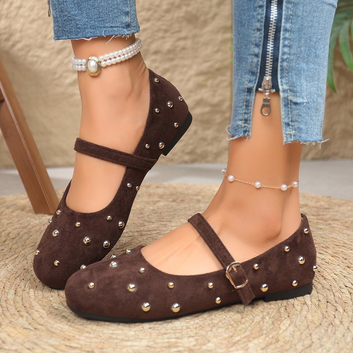 Französische Flats mit Nieten