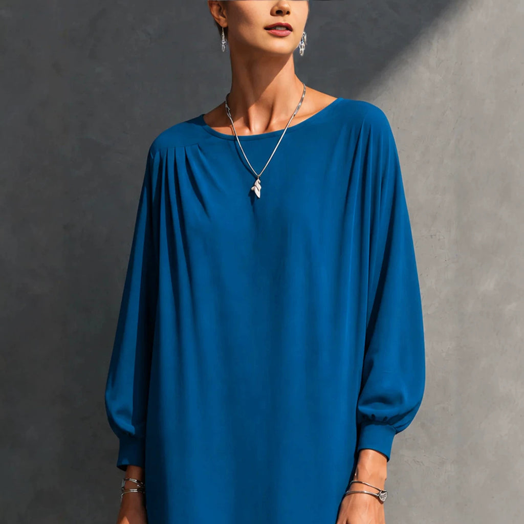 Plissiertes Batwing-Maxikleid mit asymmetrischem Saum