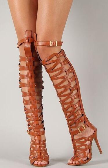 Stilvolle High-Top-Sandalen mit Metallbuckle – Bild 10 | LuxeStyle