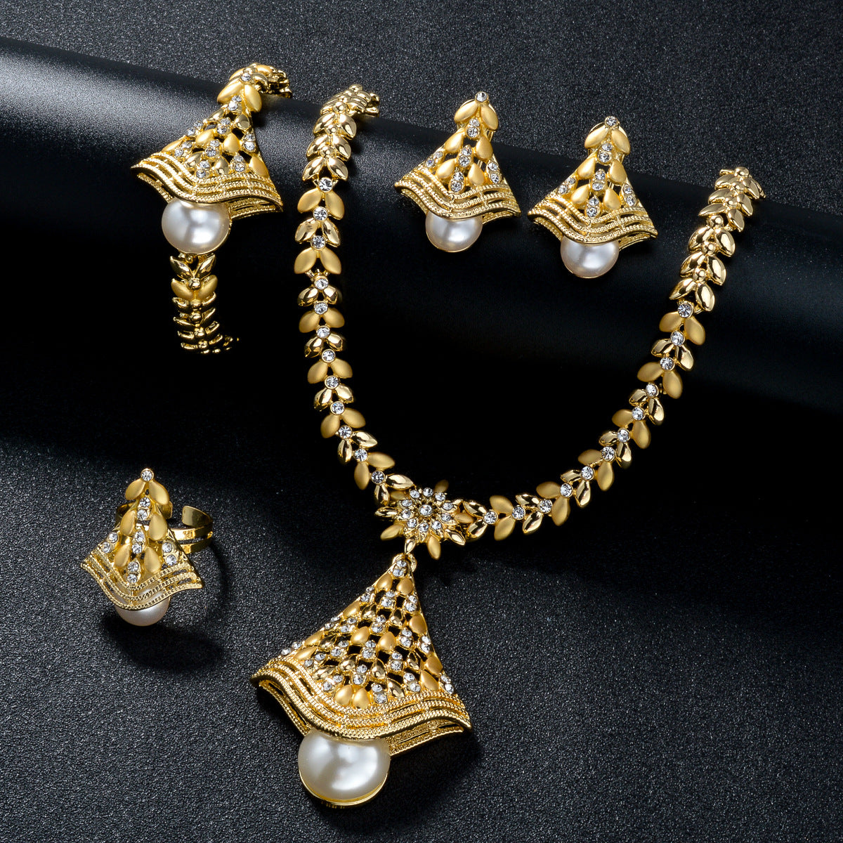 Vergoldete Halskette «Blatt» · 18k Gold-Optik