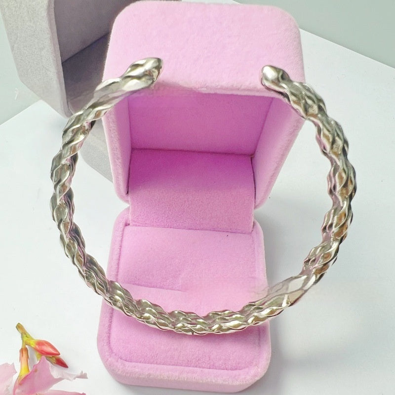 Geflochtenes Armband mit Rautenmuster | LuxeStyle