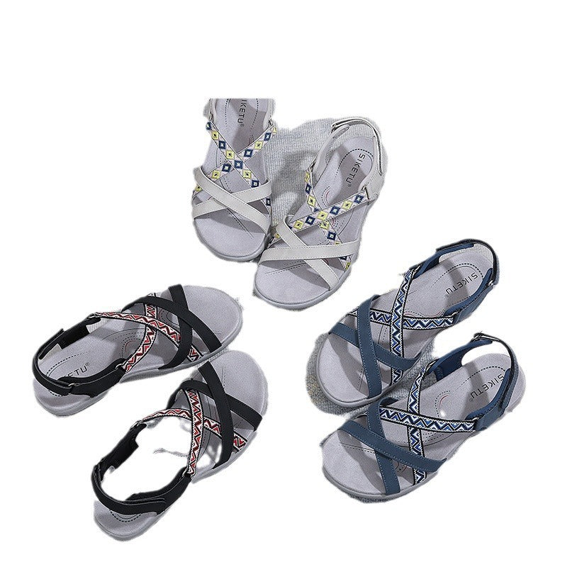 Bohemian Sandalen mit Ethno-Print