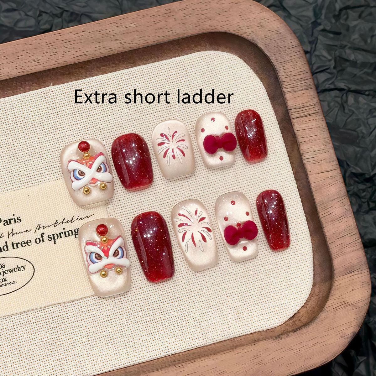 Rotes Cat's Eye Nagelset zum Aufkleben – Bild 9 | LuxeStyle
