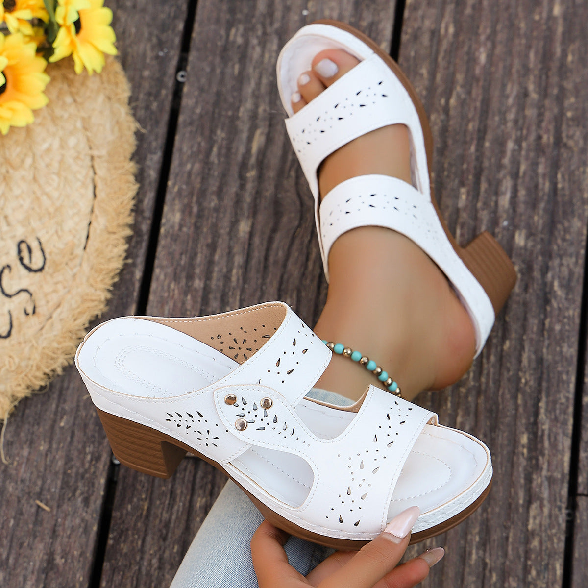 Runde Sandalen mit hohem Absatz