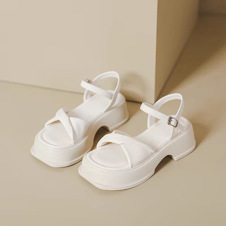 Römersandalen mit Riemen – Bild 8 | LuxeStyle