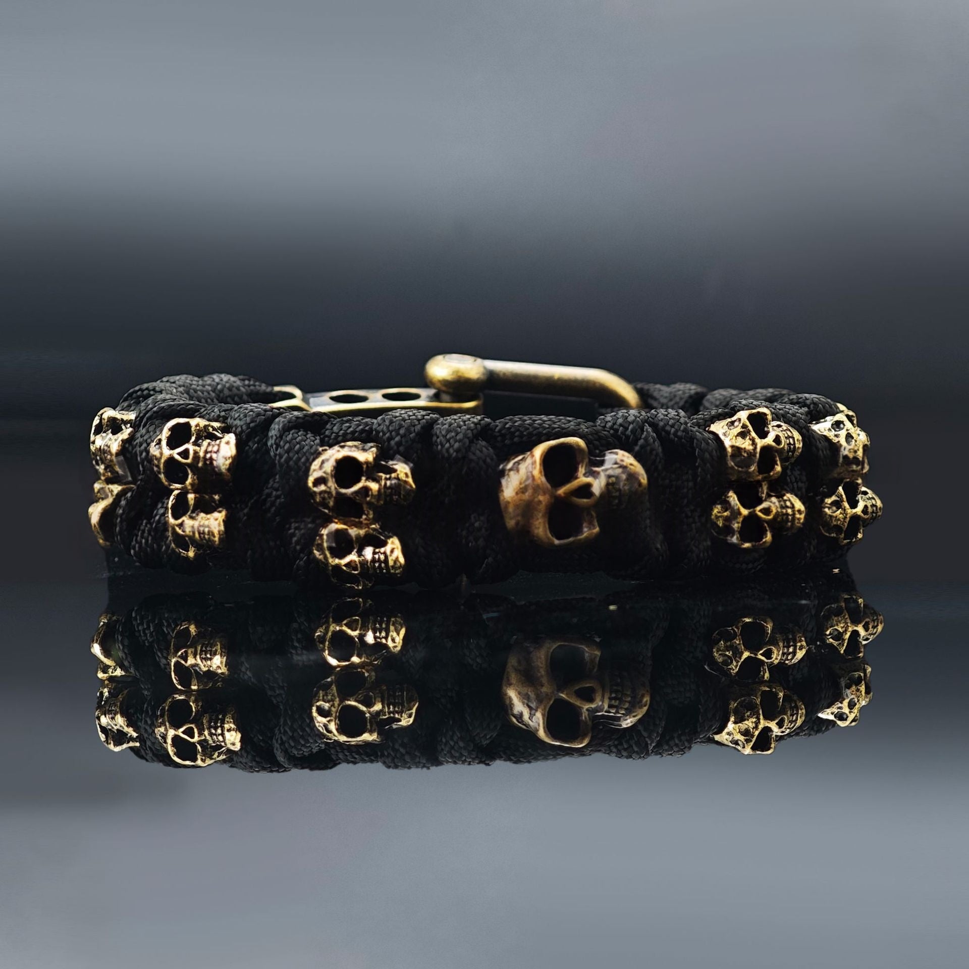 Personalisiertes geflochtenes Totenkopf-Armband