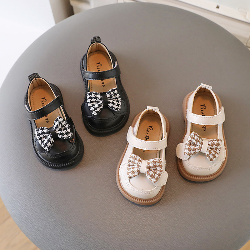 Weiche Anti-Rutsch-Baby-Schuhe aus Kunstleder