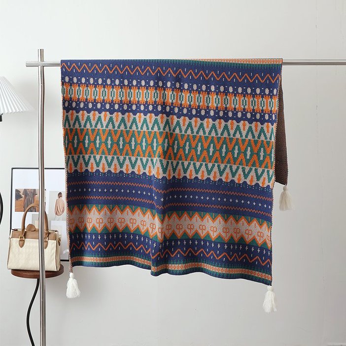 Ethno Strick-Poncho mit Quasten