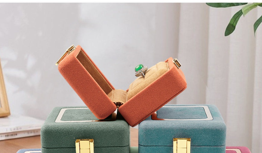 Schränkchen für Schmuck – Bild 1 | LuxeStyle