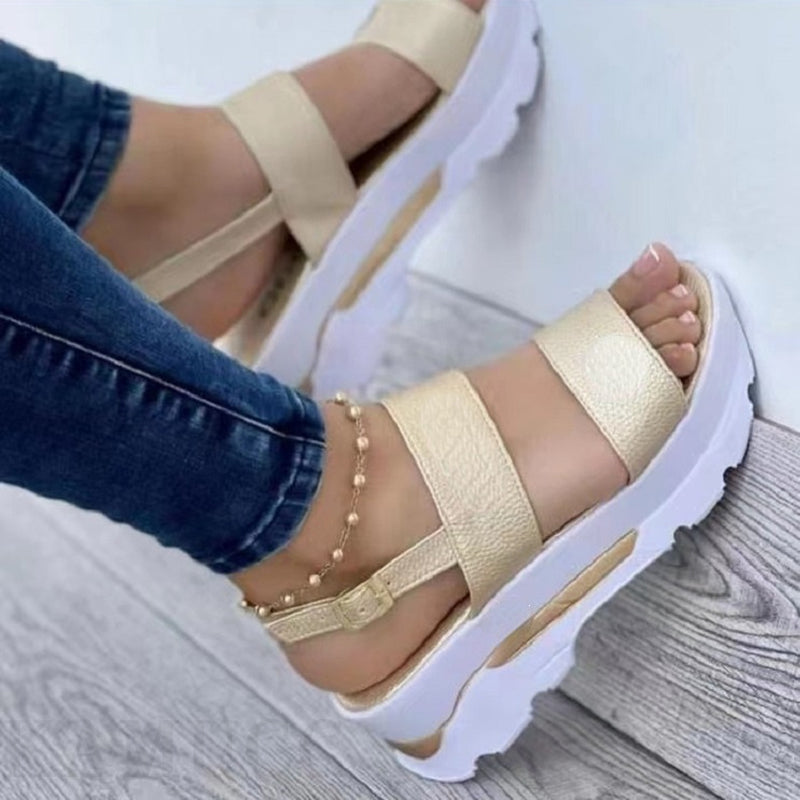 Plateau-Sandalen mit Schnalle für den Sommer – Bild 4 | LuxeStyle