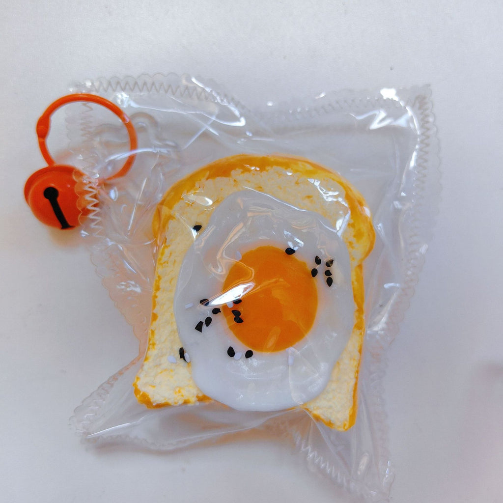 Toast Squishy Toy aus Silikon – Bild 3 | LuxeStyle