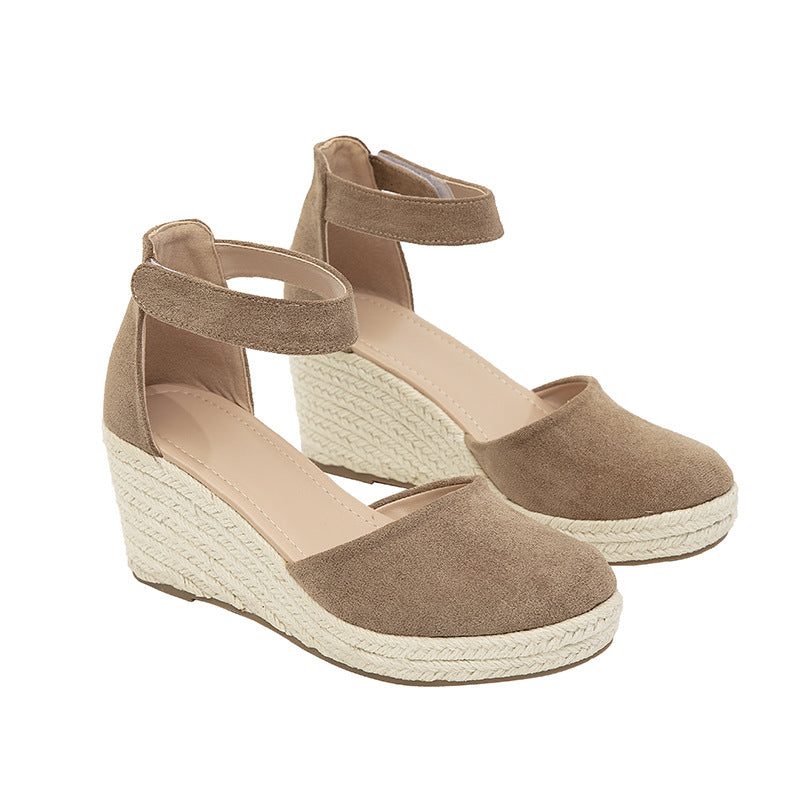 Keilabsatz-Sandalen mit geflochtener Sohle – Bild 4 | LuxeStyle