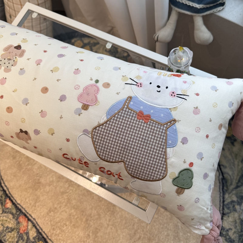 Doppellagiges Gaze-Kissen mit Stickerei – Bild 2 | LuxeStyle