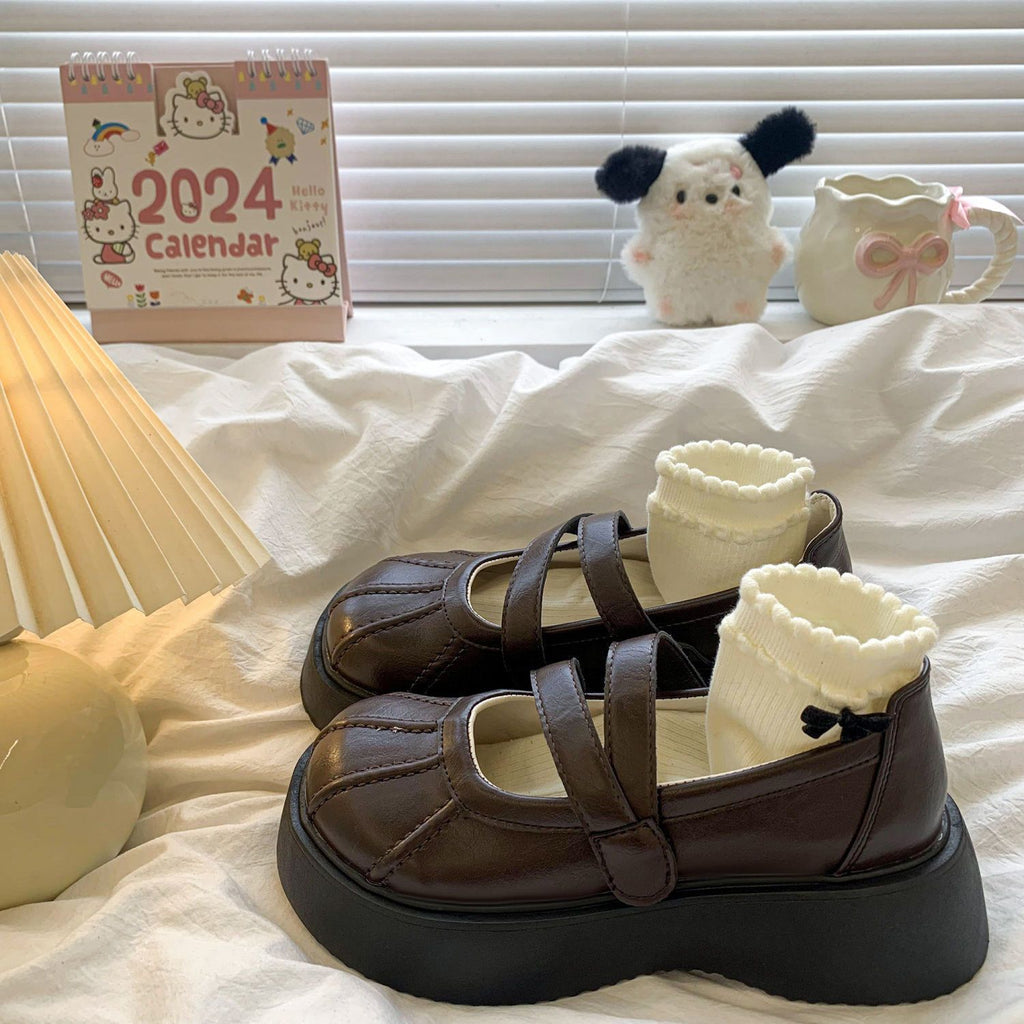 Japan-inspirierte Leder-Halbschuhe mit Absatz