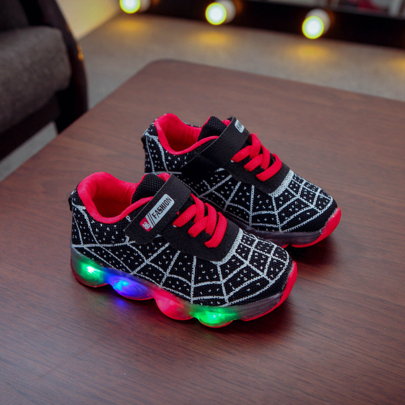 Kinder-Sneaker mit LED-Lichtern – Bild 4 | LuxeStyle
