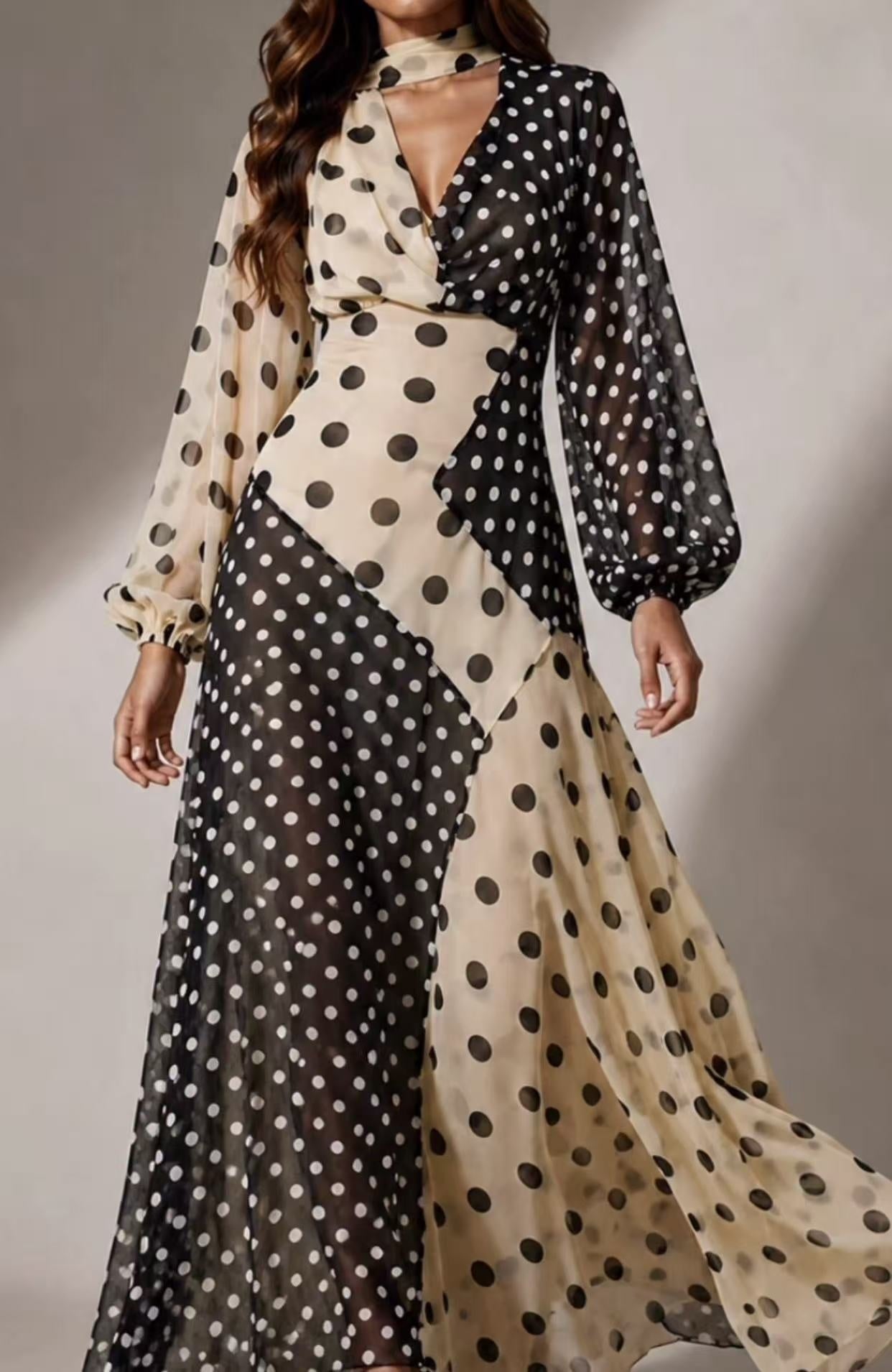 Off-Shoulder Polka-Dot Midi-Kleid mit Patchwork