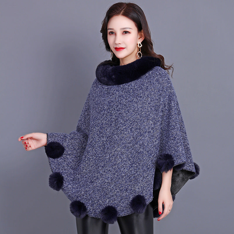 Damen-Poncho mit Fellkugel – Bild 7 | LuxeStyle