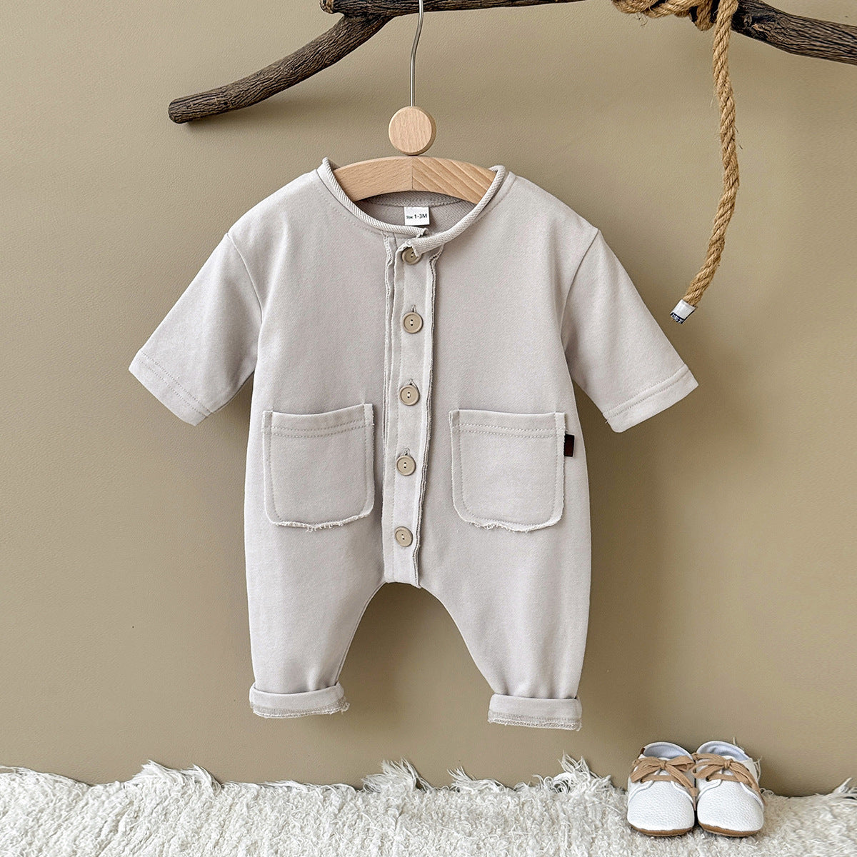 Baby Strampler aus Baumwolle, langärmlig | LuxeStyle