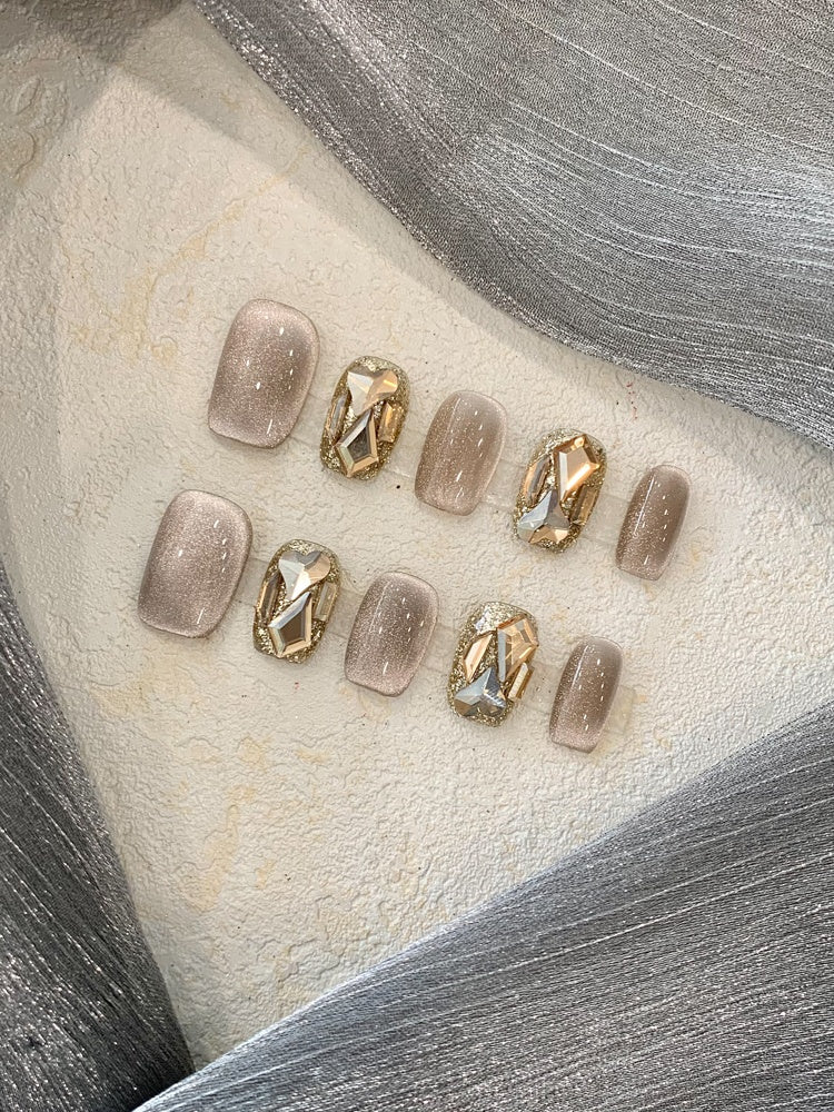Cat Eye Stick-on Crystals Nagelspitzen – Bild 3 | LuxeStyle