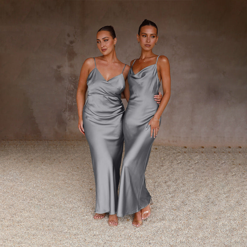 Enganliegendes trägerloses Maxikleid