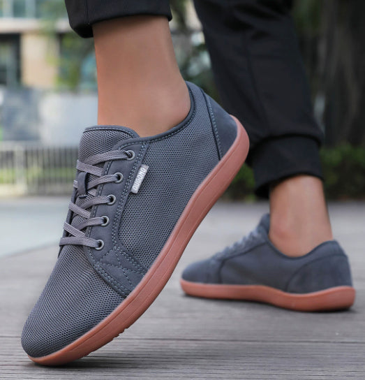 Breite Sneaker in Schwarz, Burgund oder Weiss – Bild 6 | LuxeStyle
