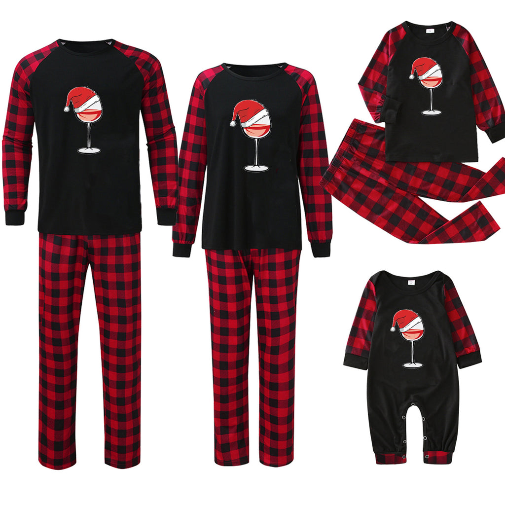 Weihnachts Pyjama-Set für die ganze Familie