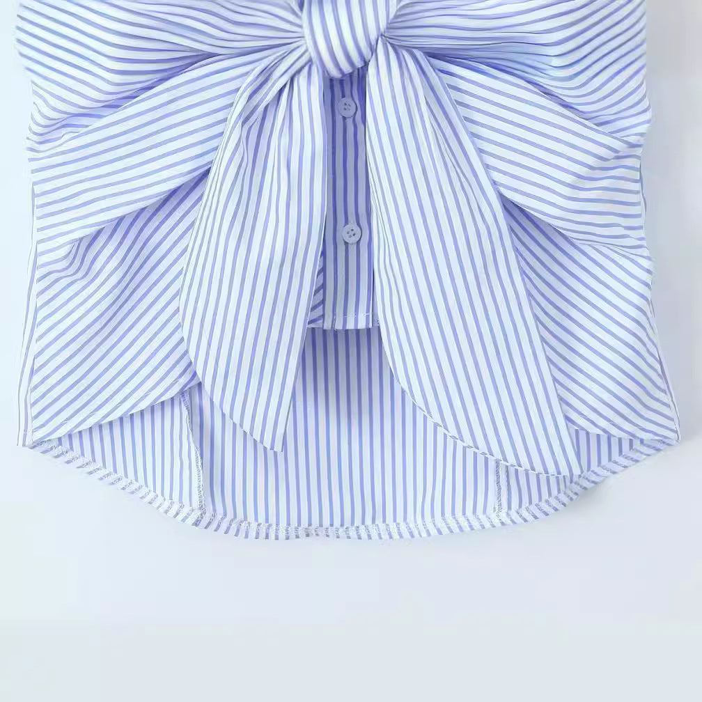 Gestreiftes Halterneck-Top mit Knoten