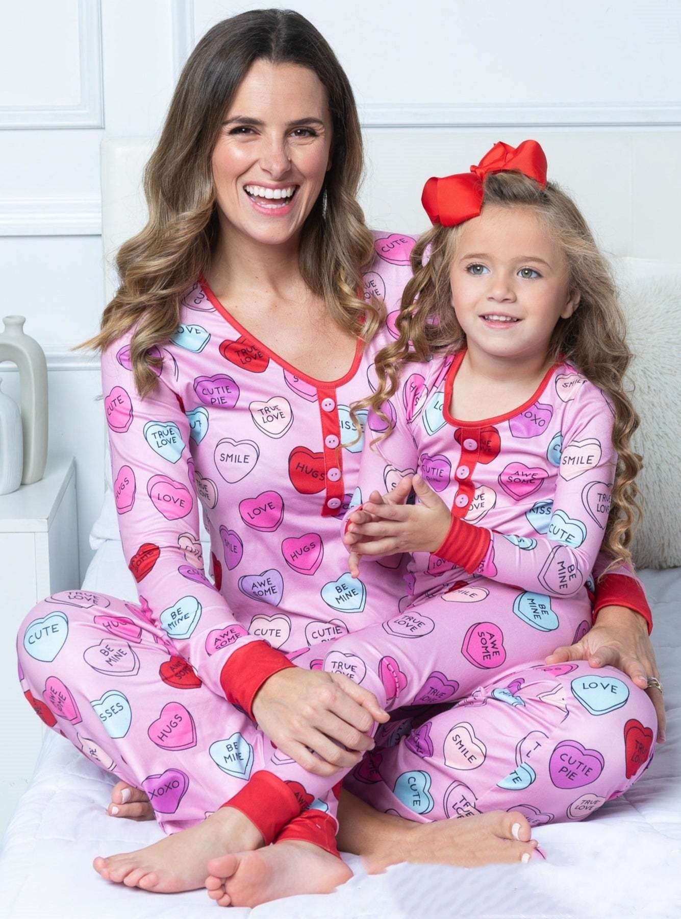 Herz-Print Pyjama-Set für Eltern & Kind
